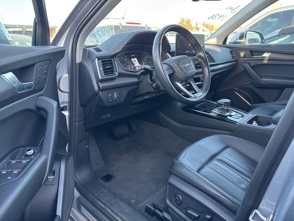 Used 2023 Audi Q5 2.0T Premium w/ Convenience Package image 6
