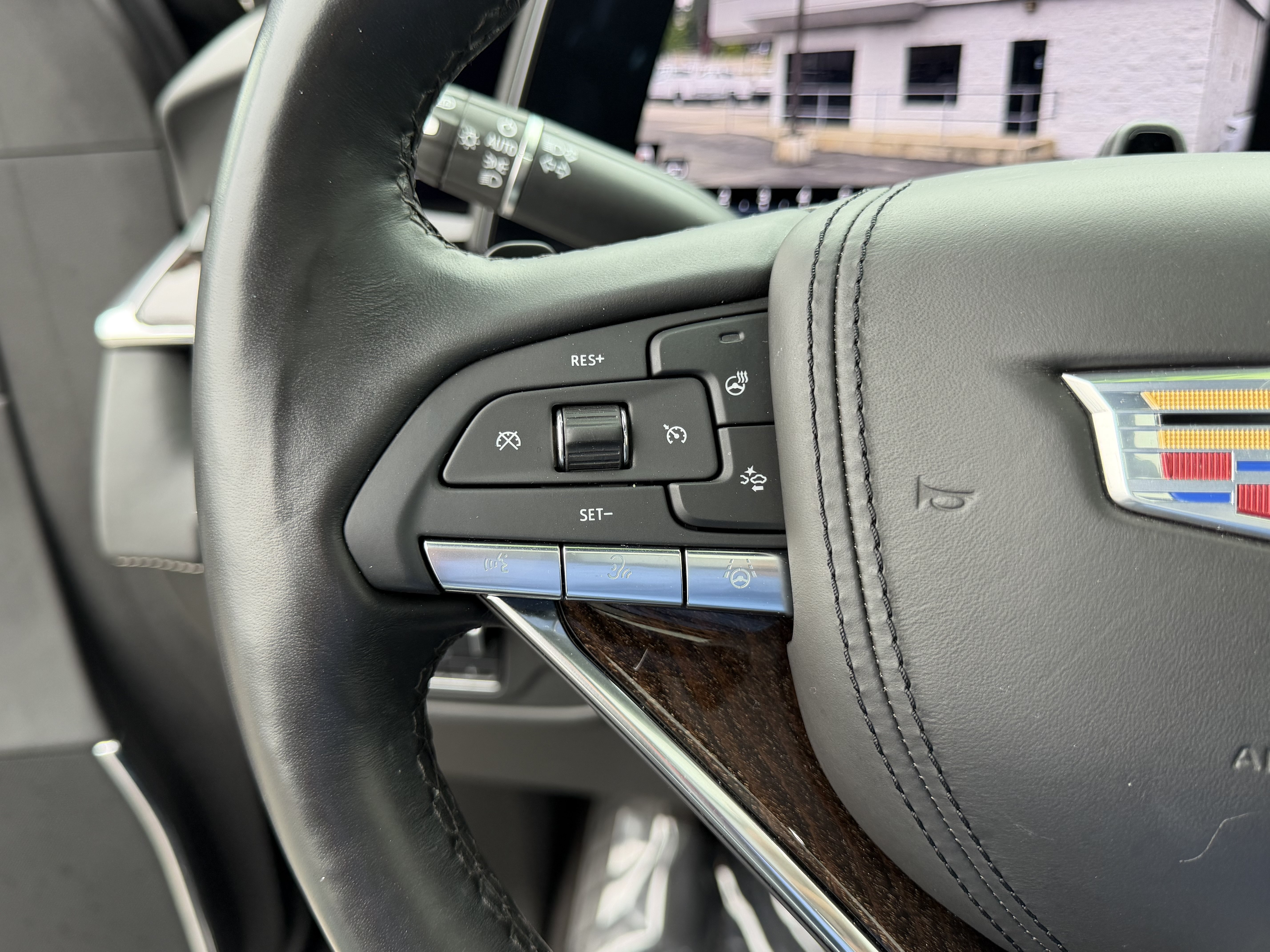 Used 2023 Cadillac Escalade Sport Platinum AWD/4WD image 16