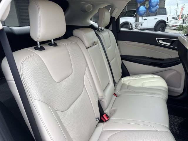 Certified 2019 Ford Edge Titanium w/ Equipment Group 301A FWD image 10