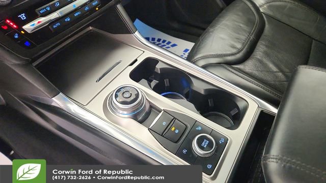 Certified 2020 Ford Explorer Platinum w/ Premium Technology Package image 16