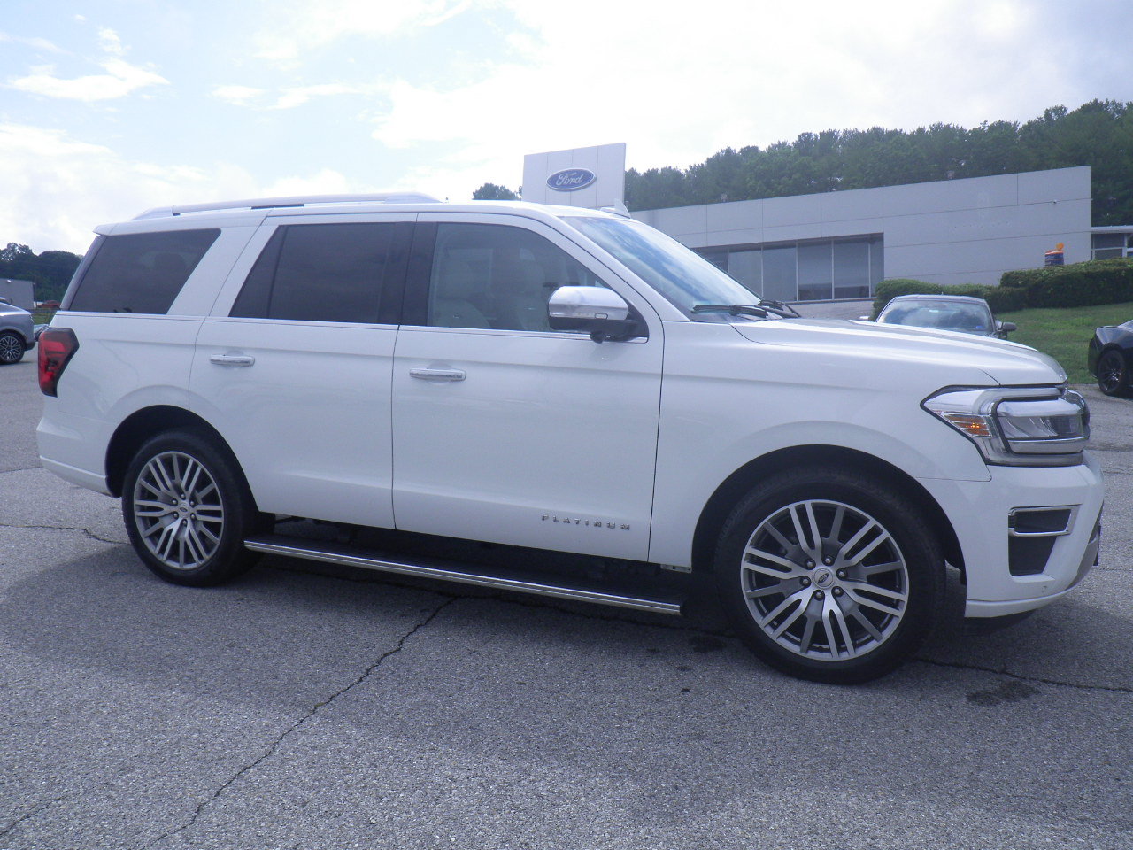 Certified 2023 Ford Expedition Platinum AWD/4WD image 7