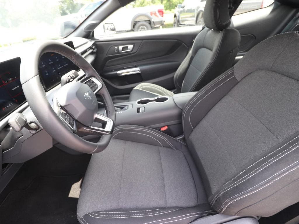 Certified 2025 Ford Mustang Coupe RWD image 2