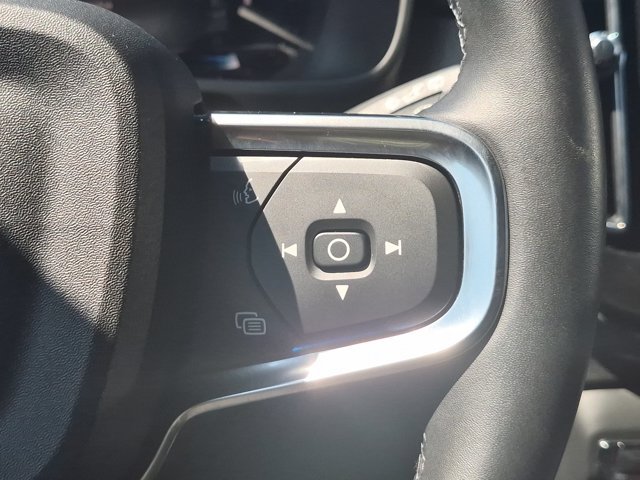 Used 2025 Volvo XC40 B5 Core AWD/4WD image 19