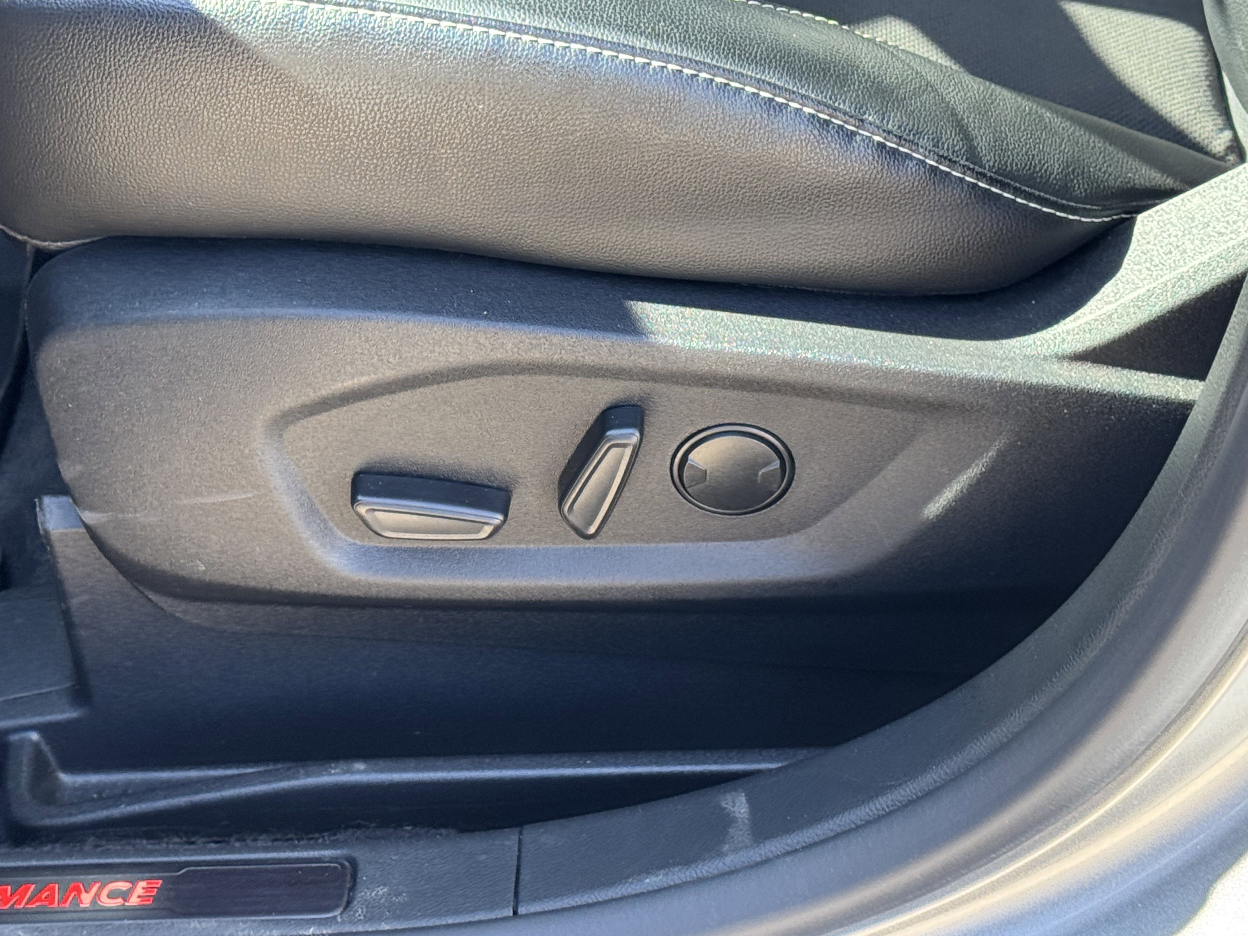 Certified 2024 Ford Edge ST w/ Equipment Group 401A image 18