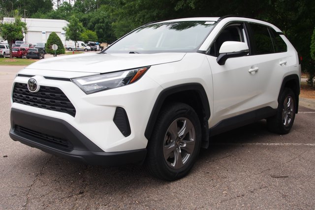 Used 2024 Toyota RAV4 XLE w/ Convenience Package FWD image 3