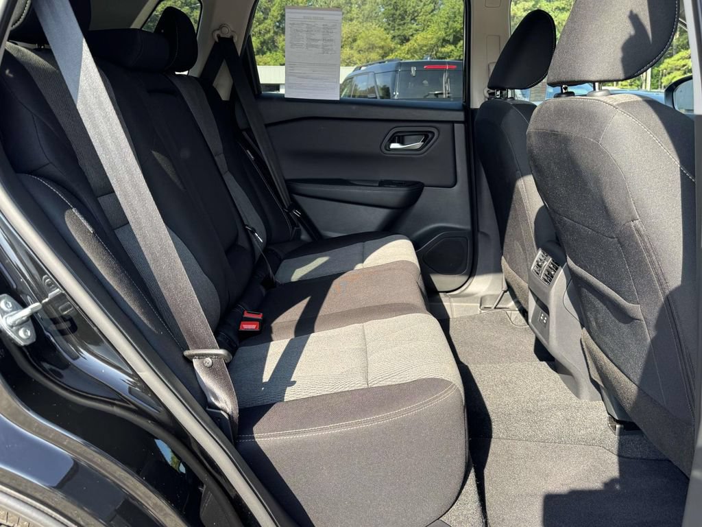 Used 2026 Nissan Rogue SV FWD image 16