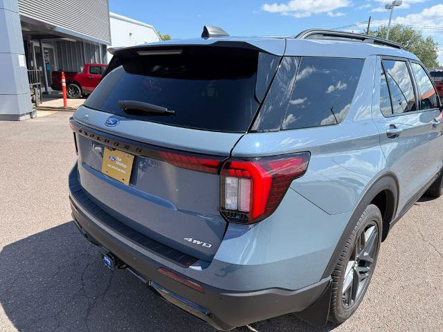 Certified 2025 Ford Explorer ST-Line w/ Premium Package AWD/4WD image 16