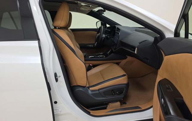 Used 2023 Lexus RZ 450e Premium w/ Technology Package AWD/4WD image 6