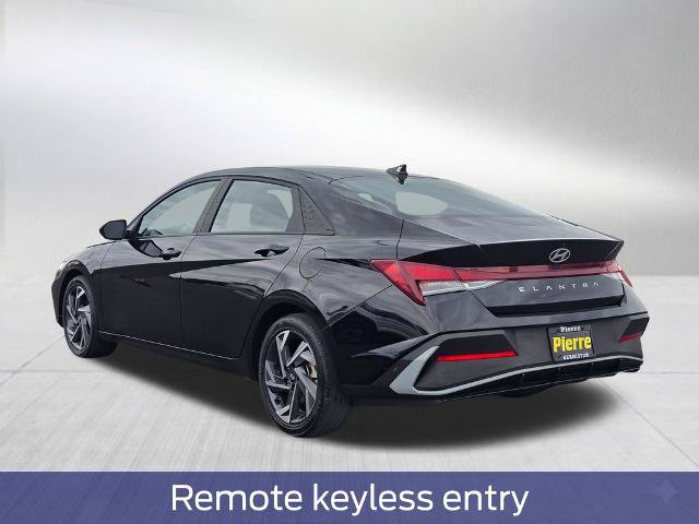 Used 2024 Hyundai Elantra SEL FWD image 4
