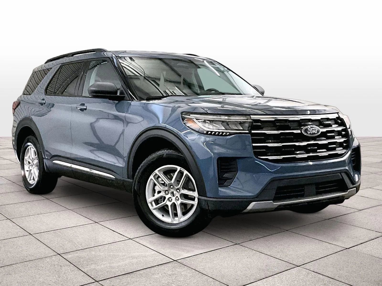 Certified 2025 Ford Explorer Active image 2