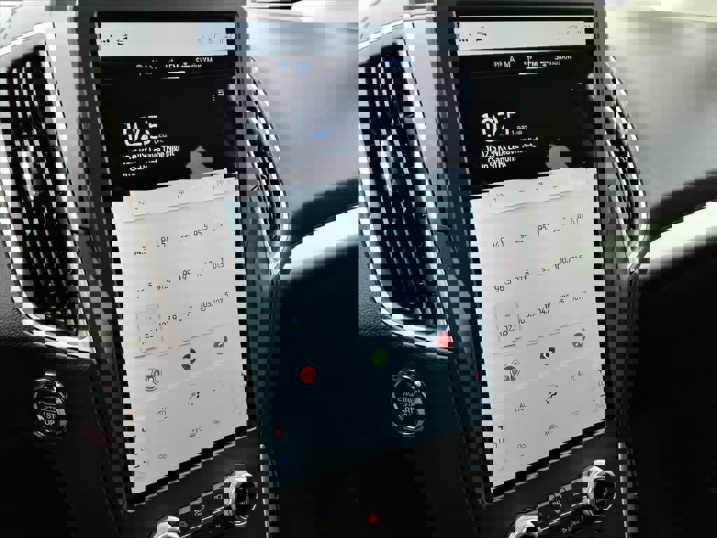 Certified 2022 Ford Edge SE w/ Black Appearance Package image 26