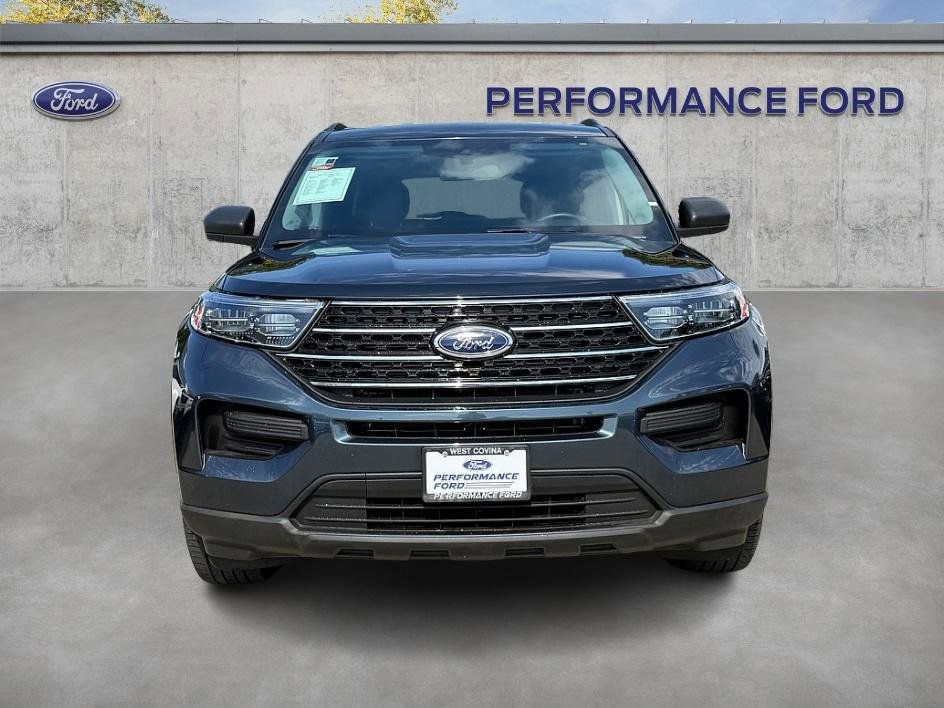 Certified 2023 Ford Explorer XLT RWD image 3