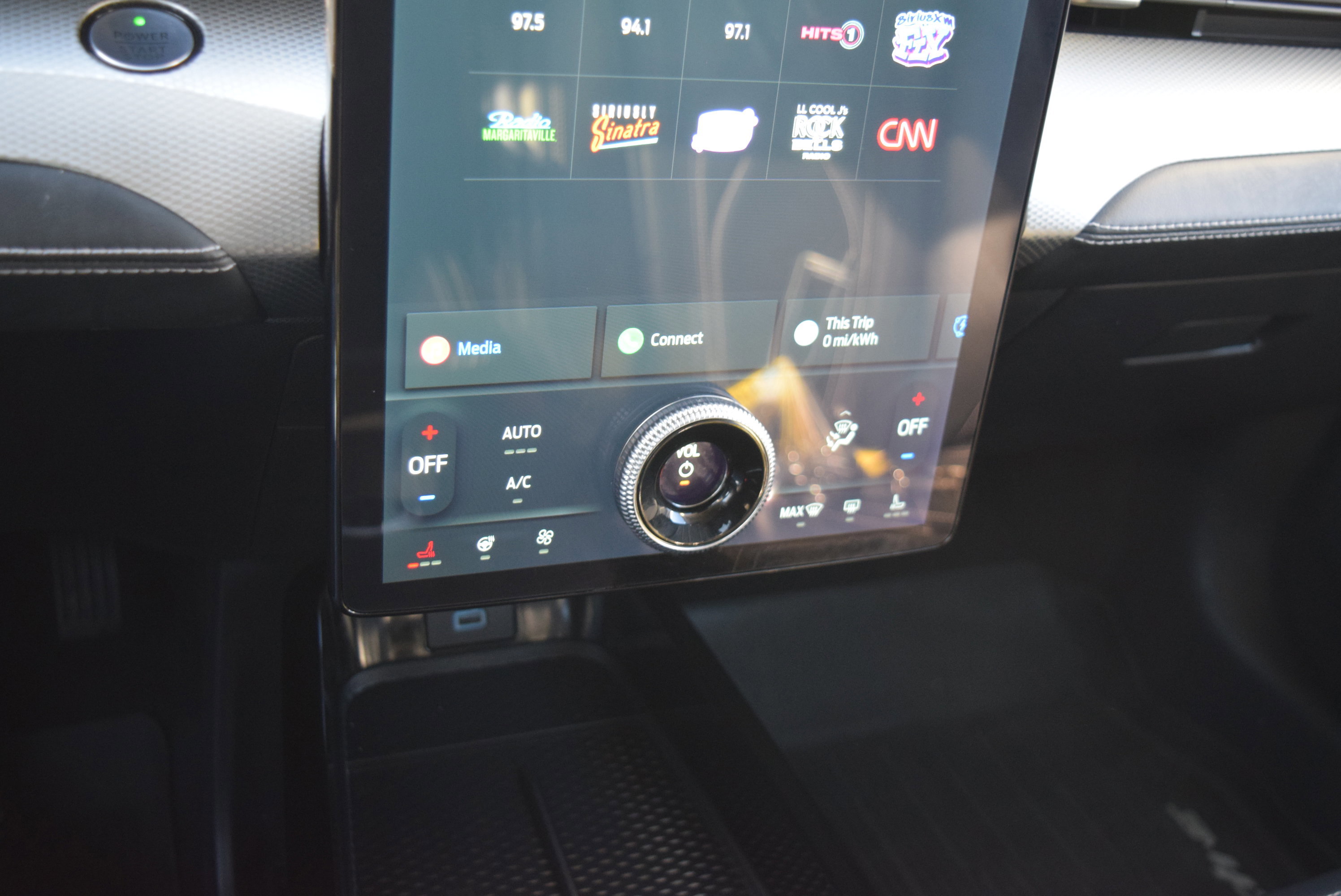 Certified 2021 Ford Mustang Mach-E Select w/ Comfort/Appearance Package AWD/4WD image 14