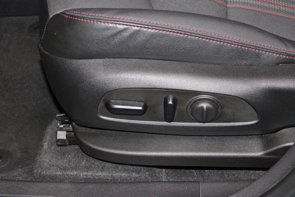 Used 2023 Chevrolet Equinox RS FWD image 25
