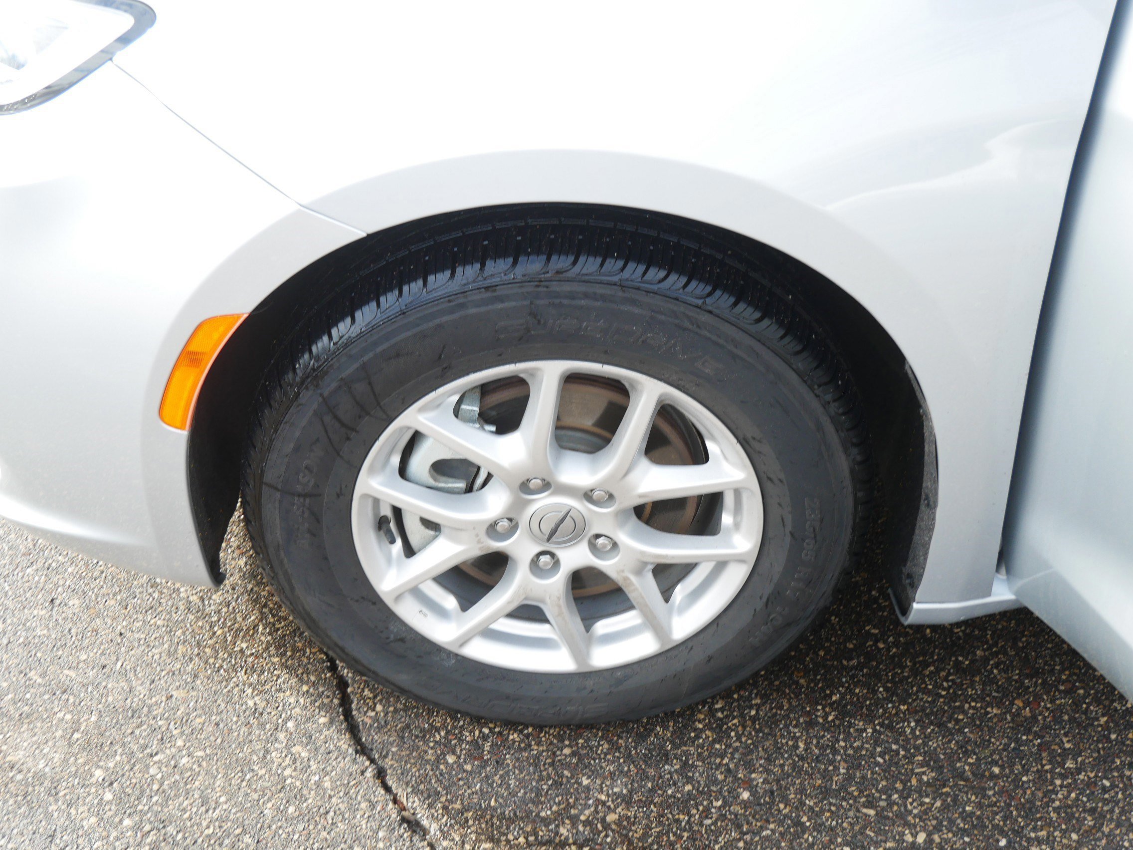 Used 2024 Chrysler Pacifica Touring-L image 15