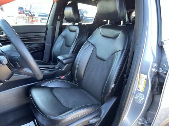 Used 2023 Jeep Compass Latitude AWD/4WD image 6