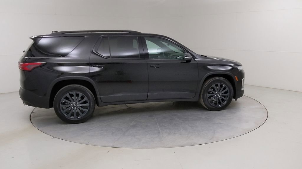 Used 2023 Chevrolet Traverse RS image 14