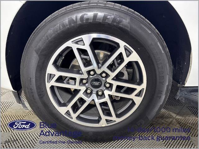 Certified 2025 Ford Expedition Active image 15