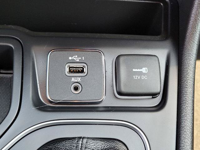 Used 2020 Jeep Cherokee Latitude FWD image 21