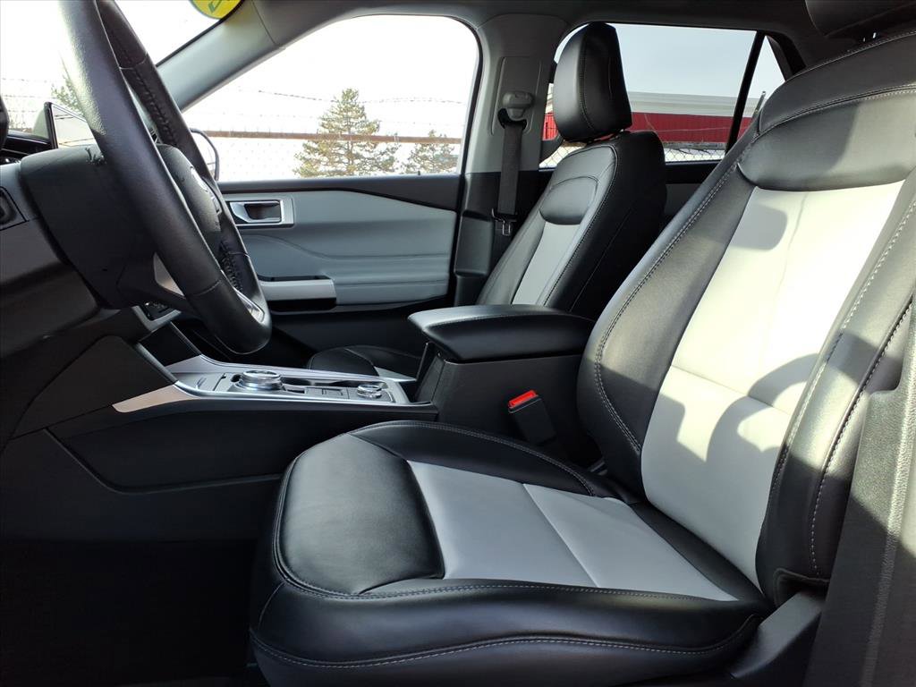 Certified 2023 Ford Explorer XLT w/ Equipment Group 202A image 16