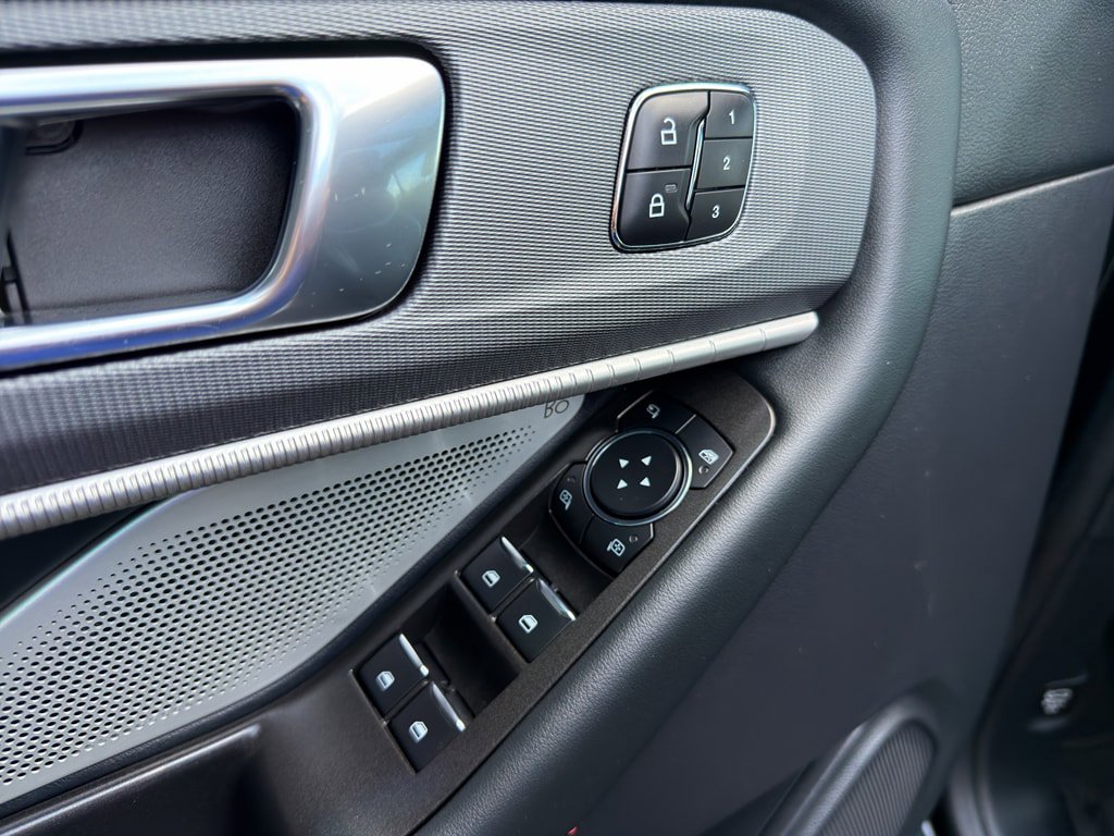 Certified 2025 Ford Explorer ST AWD/4WD image 19