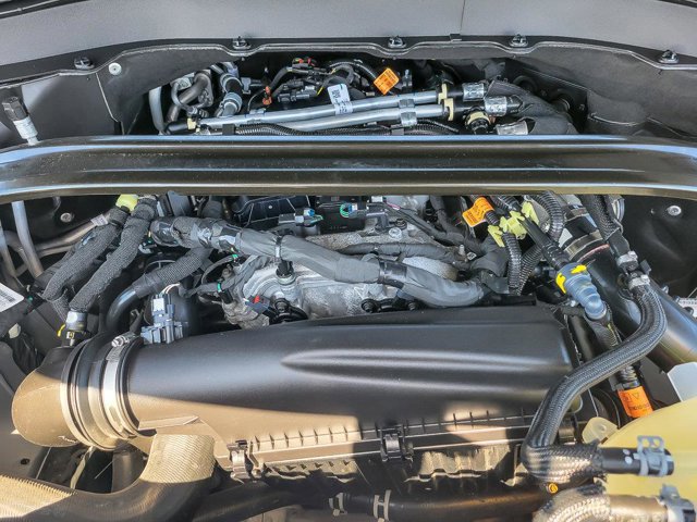 Certified 2025 Ford Explorer ST-Line w/ Premium Package AWD/4WD image 33