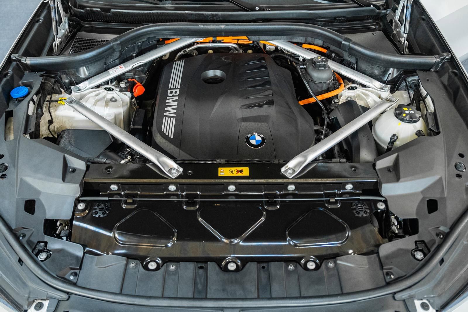 Used 2024 BMW X5 xDrive50e image 25