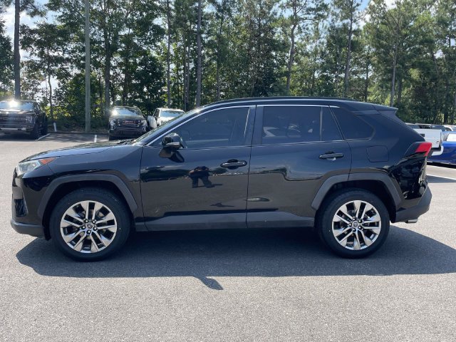 Used 2019 Toyota RAV4 XLE Premium FWD image 34