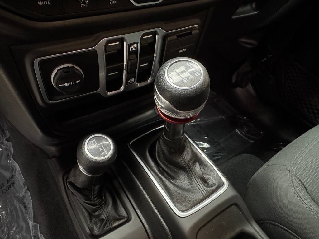 Used 2020 Jeep Gladiator Sport w/ Quick Order Package 23S AWD/4WD image 3