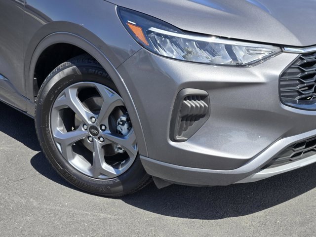 Certified 2024 Ford Escape ST-Line FWD image 9