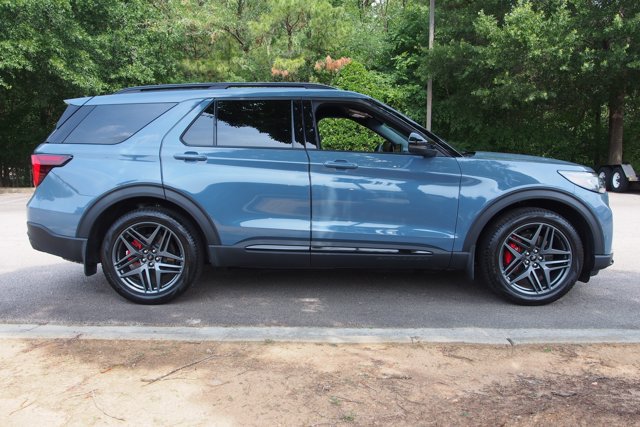 Certified 2025 Ford Explorer ST AWD/4WD image 8