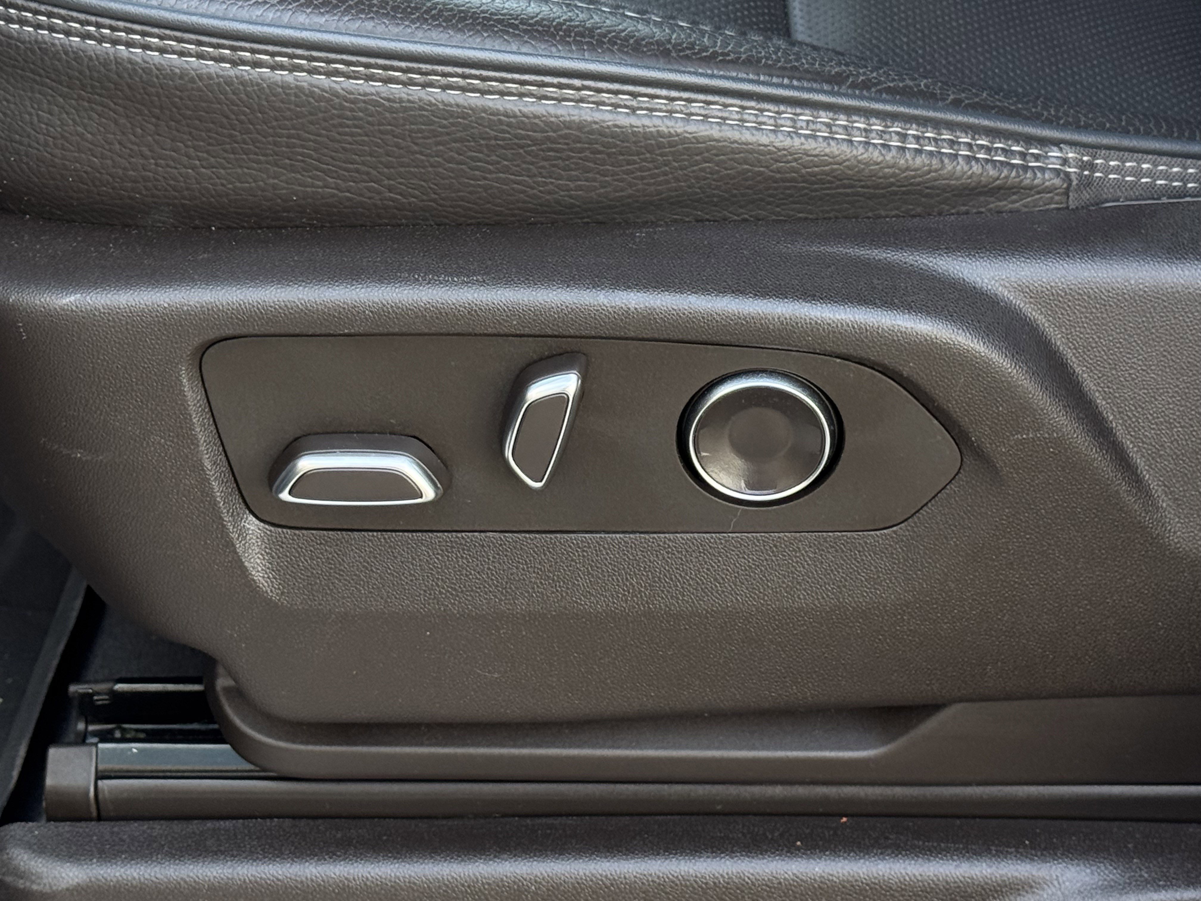 Used 2024 GMC Yukon Denali image 20