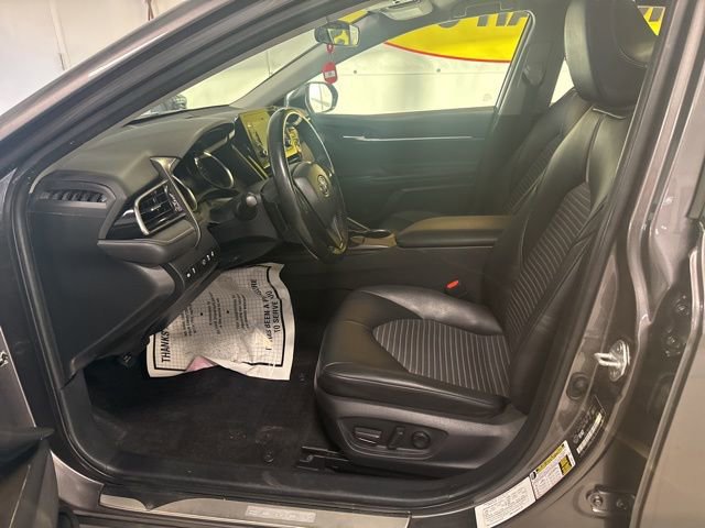 Used 2023 Toyota Camry SE FWD image 8