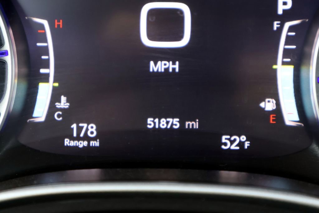 Used 2024 Chrysler Pacifica Touring-L FWD image 35