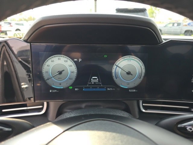 Used 2023 Hyundai Elantra Limited image 24