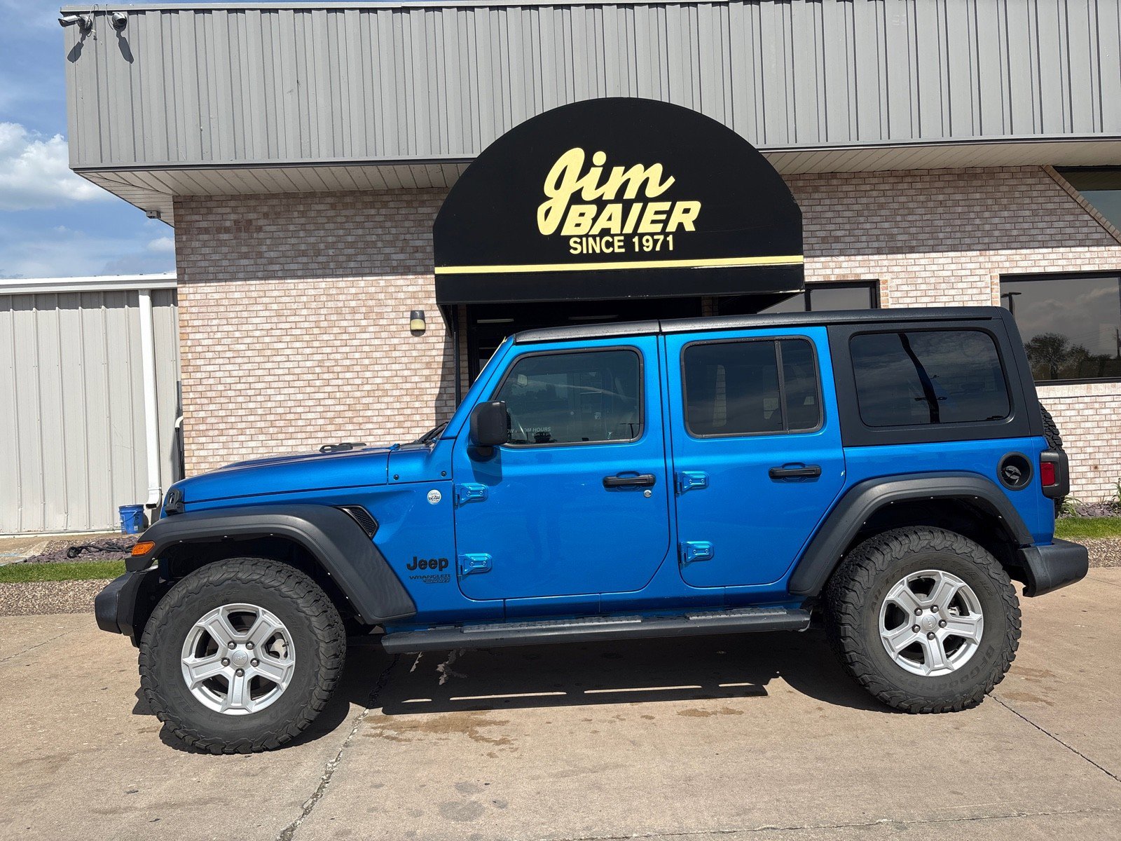 Used 2021 Jeep Wrangler Unlimited Sport AWD/4WD image 2