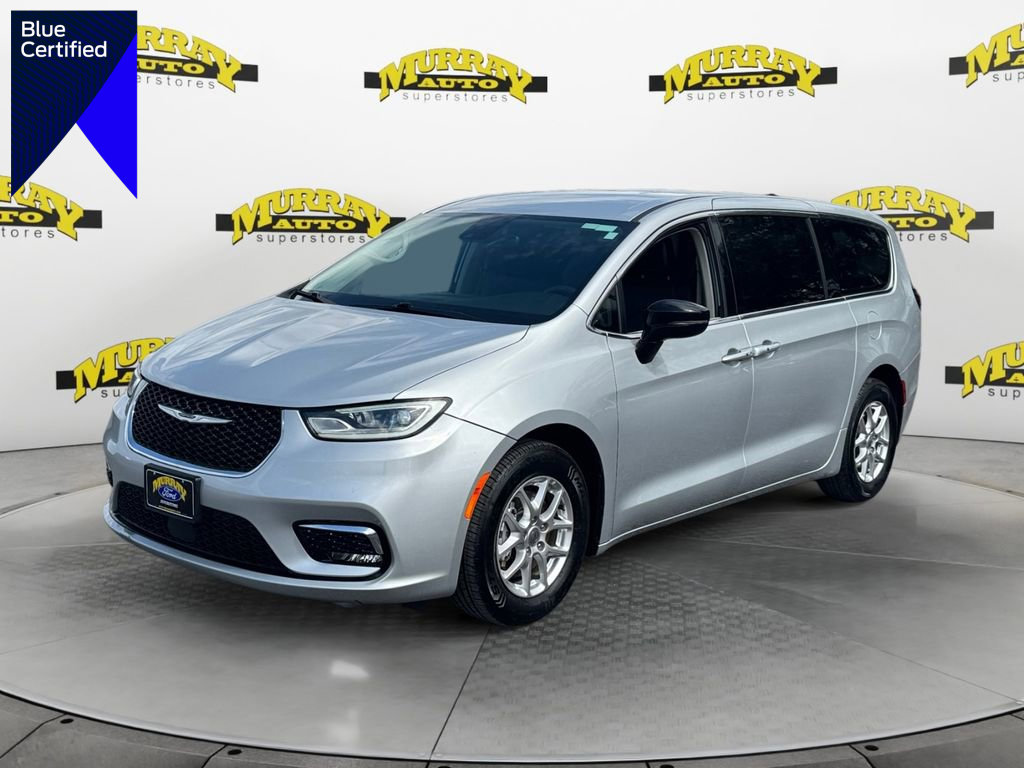 Used 2024 Chrysler Pacifica Touring-L image 1