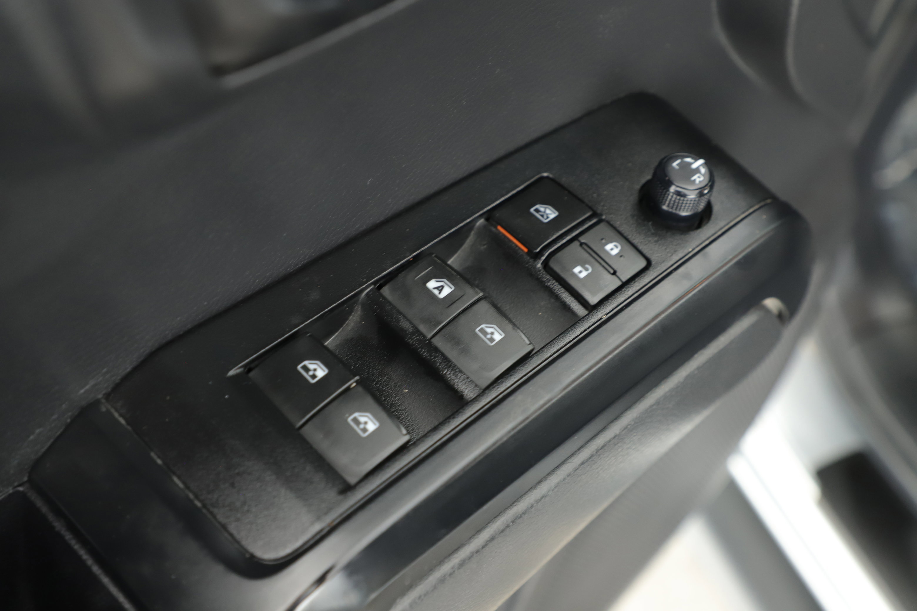 Used 2023 Toyota Tacoma SR image 9