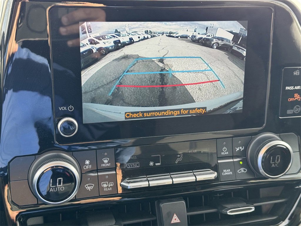 Used 2024 Toyota Highlander LE image 14