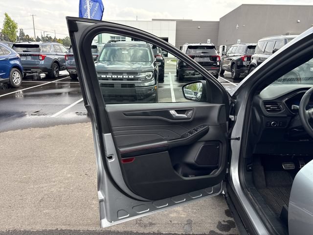 Certified 2024 Ford Escape ST-Line w/ Tech Pack #1 AWD/4WD image 18