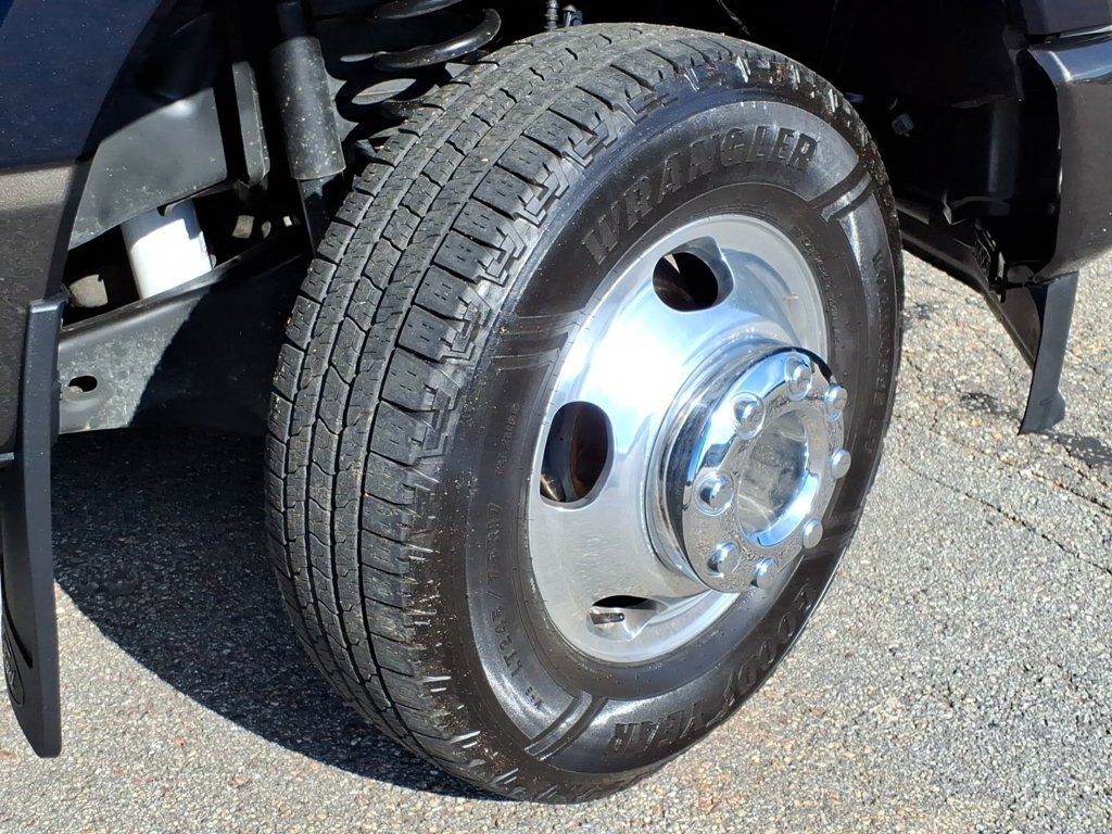 Certified 2025 Ford F350 King Ranch AWD/4WD image 9