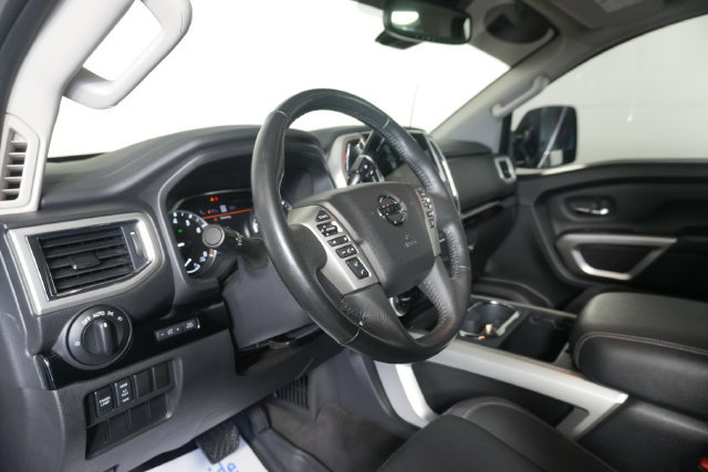 Used 2021 Nissan Titan SV w/ SV Convenience Package AWD/4WD image 18