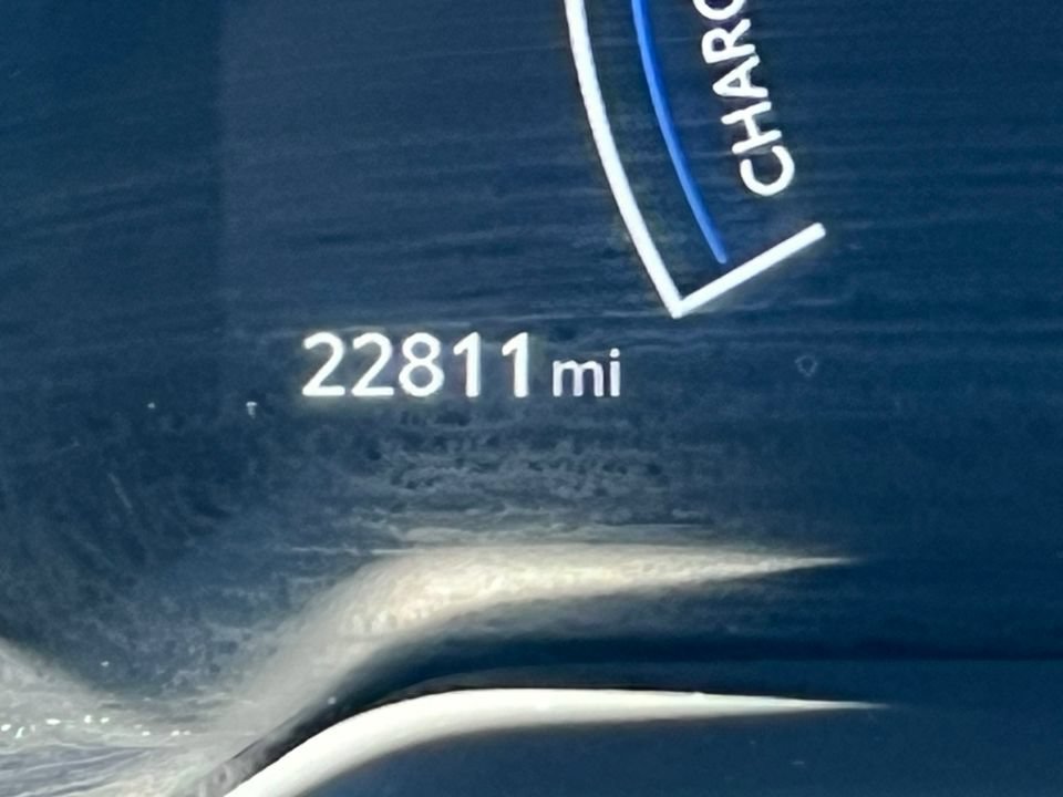 Used 2023 Toyota Corolla Cross AWD Hybrid image 5