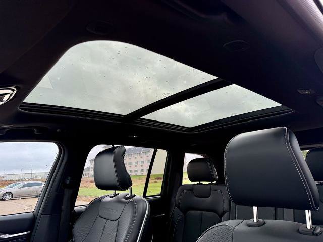 Used 2023 Jeep Grand Cherokee Overland w/ Luxury Tech Group IV image 34