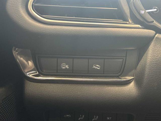 Used 2024 MAZDA CX-30 AWD 2.5 S w/ Premium Package image 17