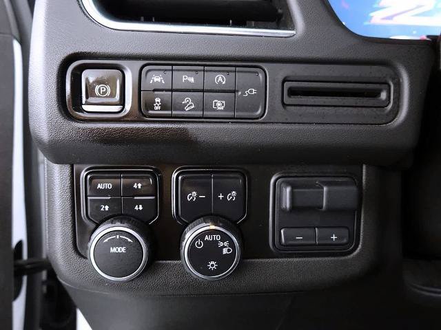 Used 2022 Chevrolet Suburban Z71 w/ Luxury Package AWD/4WD image 20