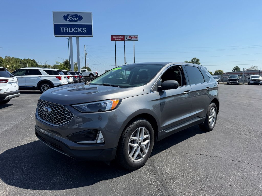 Certified 2023 Ford Edge SEL w/ Convenience Package AWD/4WD image 4