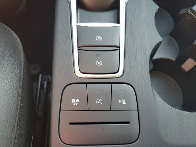 Certified 2022 Ford Escape Titanium w/ Class II Trailer Tow Package image 33