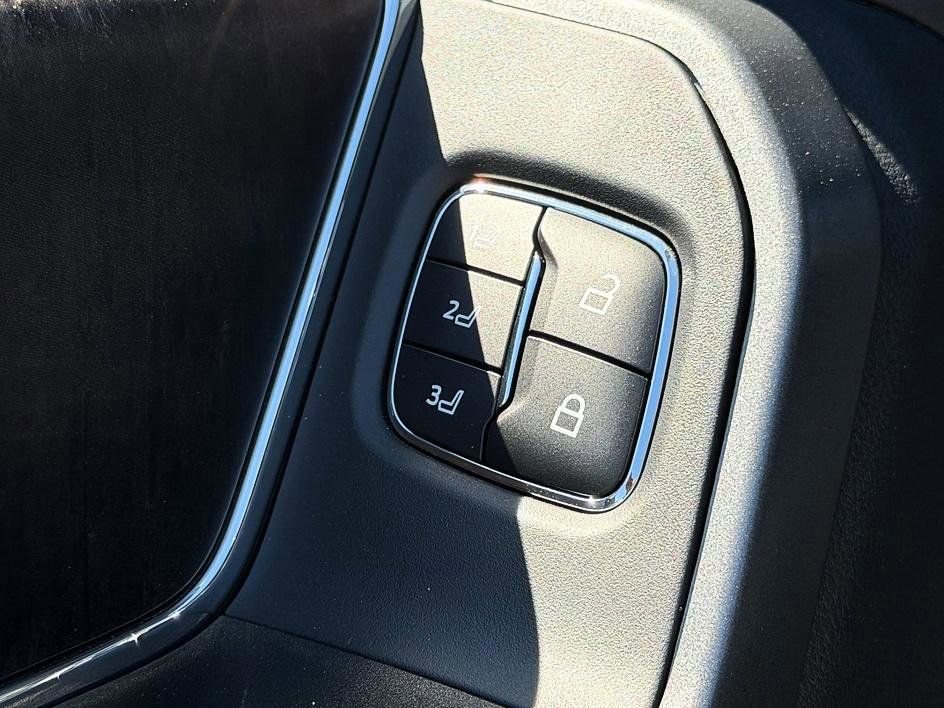 Certified 2023 Ford F350 Lariat w/ Tow Technology Package image 16