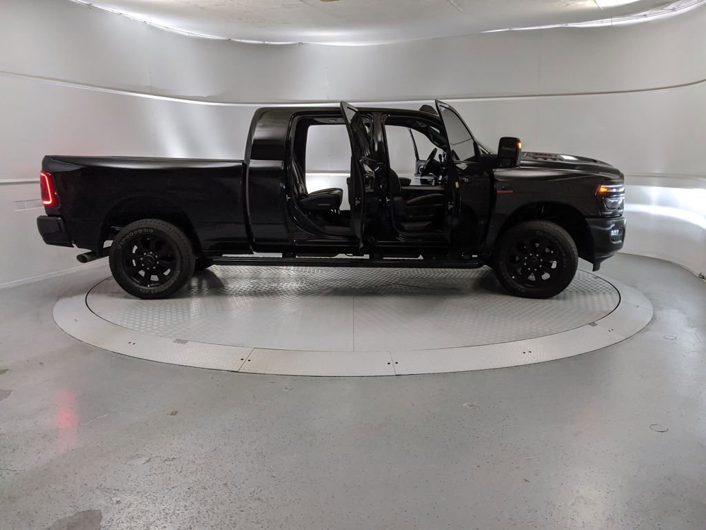 Used 2025 RAM 3500 Laramie image 9